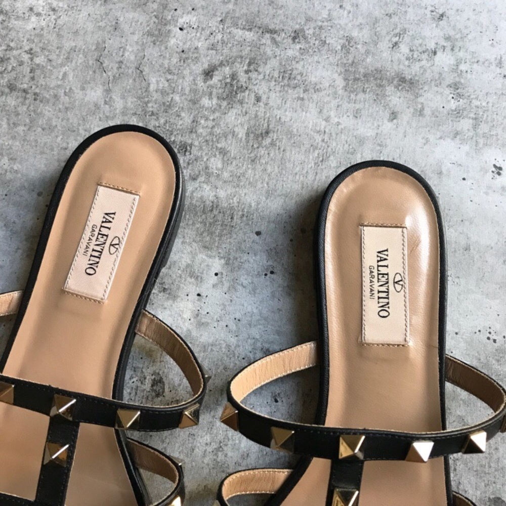 ⚜️SOLD⚜️Valentino Garavani The Rockstud Sandal - Picture 3 of 7
